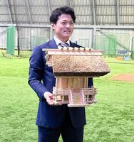 　伊勢神宮の神棚を持参し入寮した林