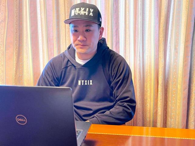 【写真】給料半減 億単位の大減俸となった投手 それでも淡々と応対