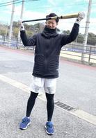 　相棒の黄金バットを担ぎ、プロ１年目の１軍完走を誓う矢沢