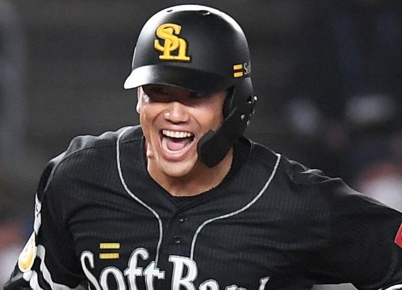 　ソフトバンクの球団職員に就任する中谷