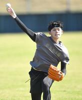 ロッテ・佐々木朗希 WBC球でキャッチボール113球 力入れ声