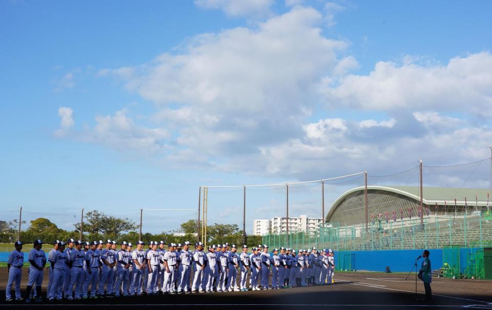 　快晴の中スタートしたヤクルトキャンプ（撮影・高石航平）