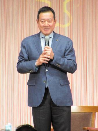 　トークショーを行った原監督