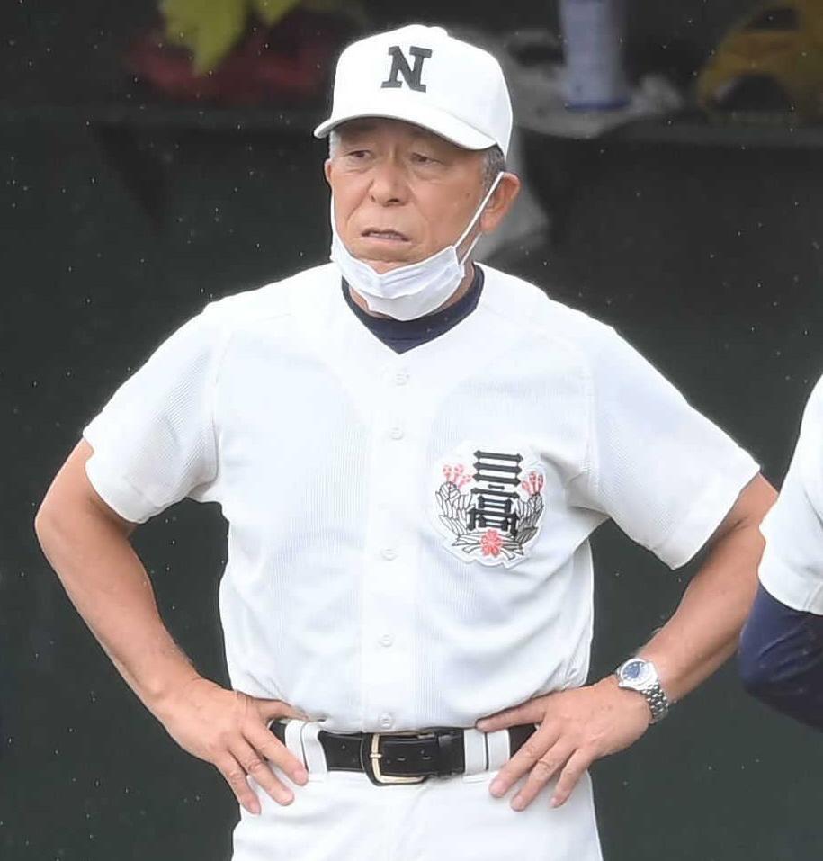 　昨夏の甲子園で初戦を突破した日大三・小倉監督