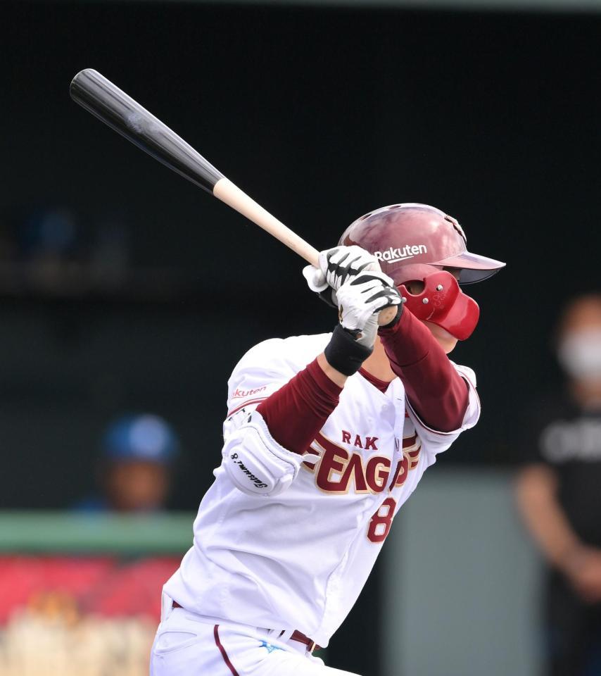 　１回、左前安打を放つ辰己（撮影・伊藤笙子）