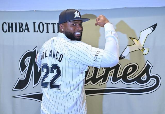 グレゴリー・ポランコ選手の投げ込みボールです 巨人から新加入のロッテ・ポランコが入団会見 30本塁打目標