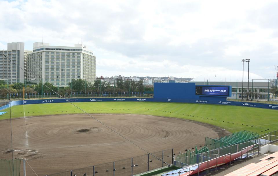 　アトムホームスタジアム宜野湾