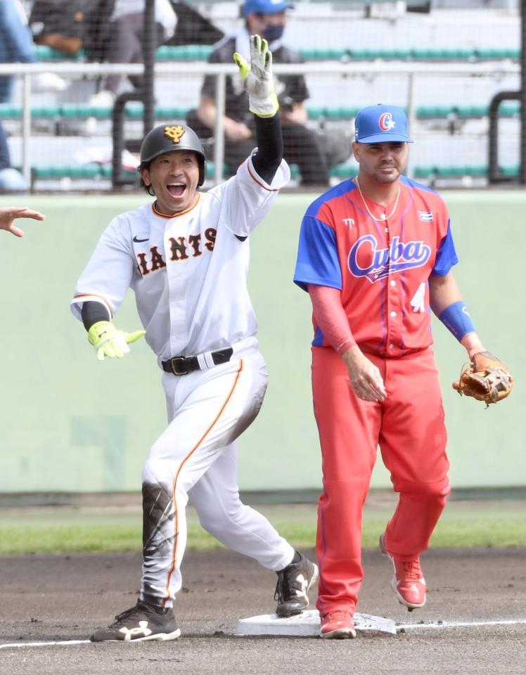 　キューバ戦に先発出場した松田＝２２日