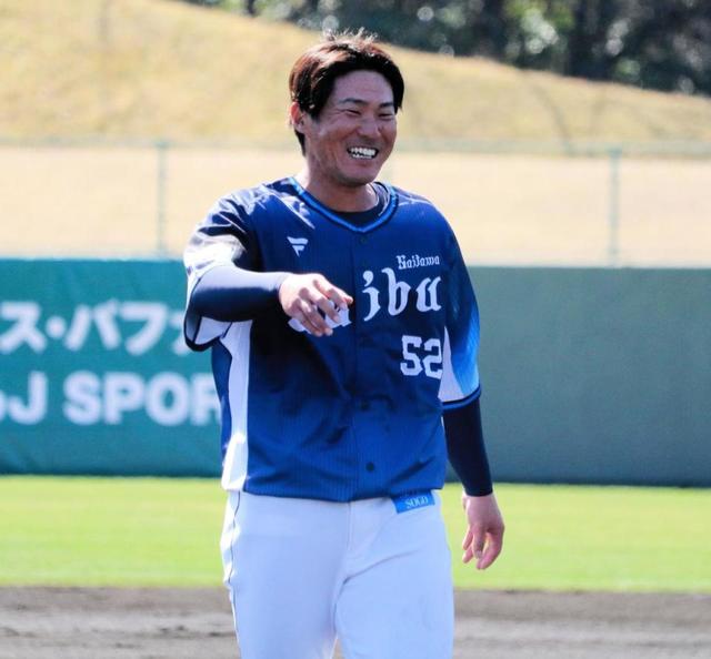 西武・陽川が左前打から二盗成功　阪神から現役ドラフトで移籍　ナインからの声かけ「躍動、躍動」に笑顔