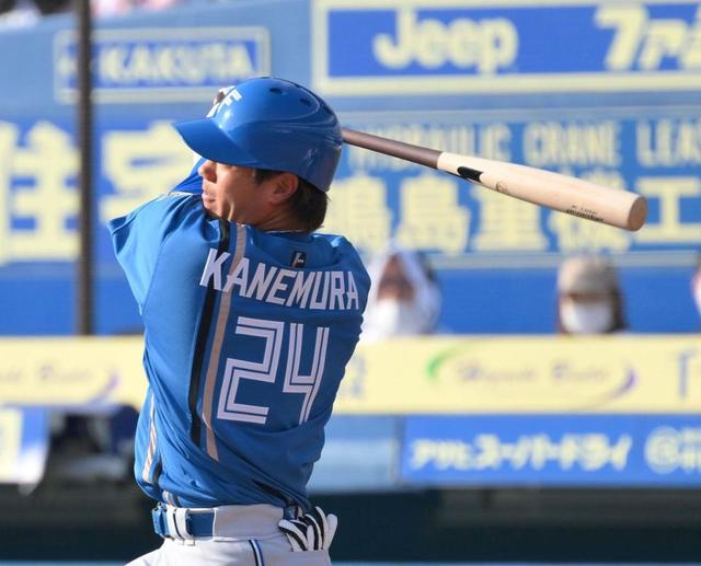 ロッテからトレード移籍の日本ハム・福田光輝 ユニ間に合わず移籍後初