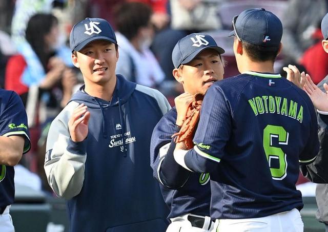 ヤクルト快勝　ドラ１吉村が４回無失点の快投　浜田が３二塁打と猛アピール　広島先発・森は制球に課題