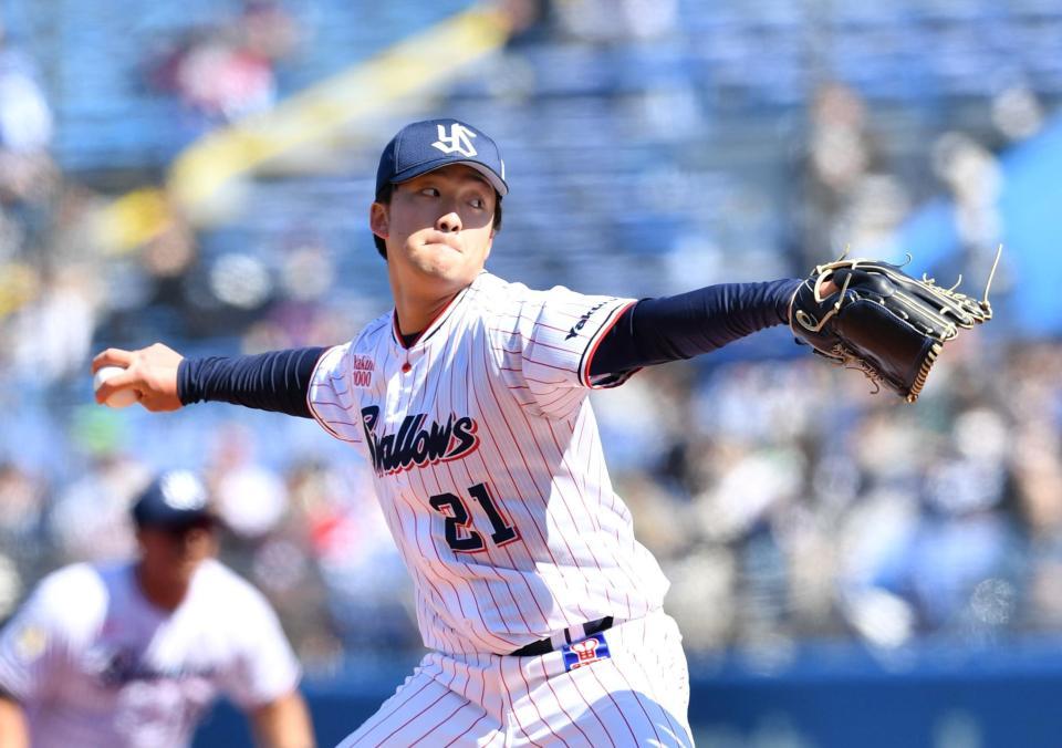 　力投する先発の吉村（撮影・中田匡峻）