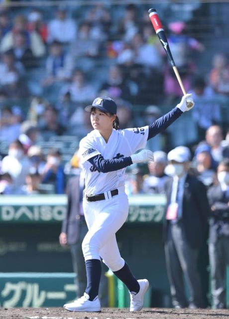 甲子園で初めて女子部員がノッカー　城東の女子マネジャー・永野悠菜さん