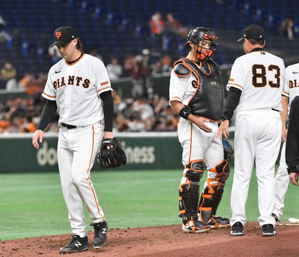 　４回途中、降板するビーディ（撮影・佐々木彰尚）