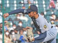 　力投する仙台育英・湯田（撮影・北村雅宏）