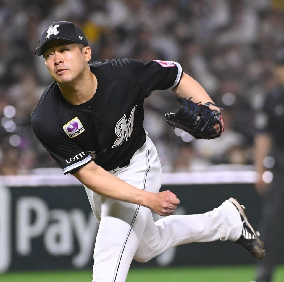 　ソフトバンク打線相手に力投する先発の種市