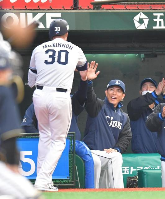 西武・松井監督が開幕３戦目でうれしい初勝利　鈴木将が決勝打　ドラ４青山は開幕戦の雪辱、プロ初セーブ