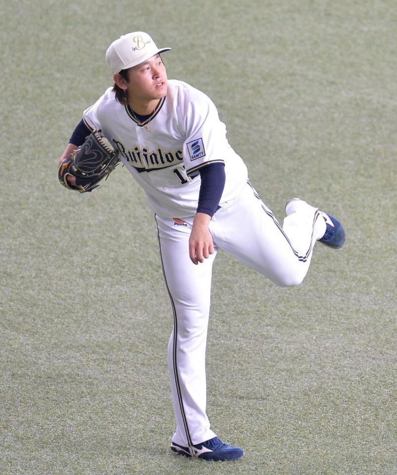 　遠投で調整する宮城（撮影・和田康志）