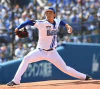 　中日打線を相手に力投する石田（撮影・佐藤厚）