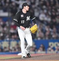 　６回、若月に中前打を打たれた佐々木朗（撮影・開出牧）