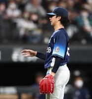 　７回、押し出し四球を与えた森脇（撮影・中島達哉）