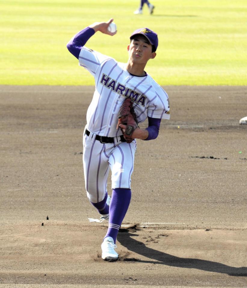 　完投勝利した東播磨・原田祐人