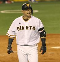 　４回、空振り三振に倒れた中田翔