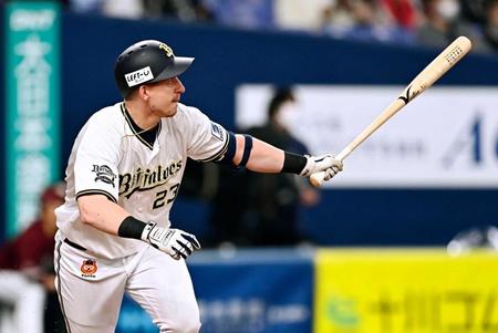 　８回、シュウィンデルが中前に決勝打を放つ