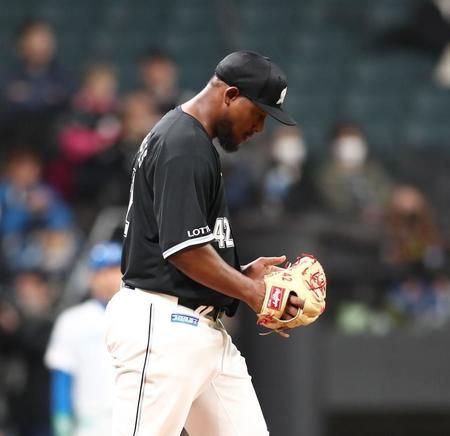 ４回、犠飛で失点したメルセデス（撮影・中島達哉）