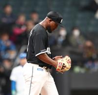 ４回、犠飛で失点したメルセデス（撮影・中島達哉）