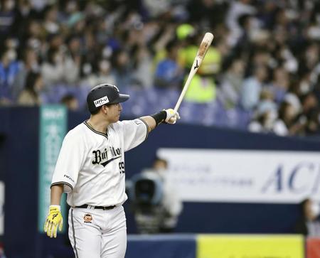 　４回、左越えに先制２ランを放った杉本