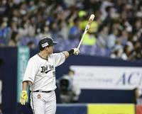 　４回、左越えに先制２ランを放った杉本