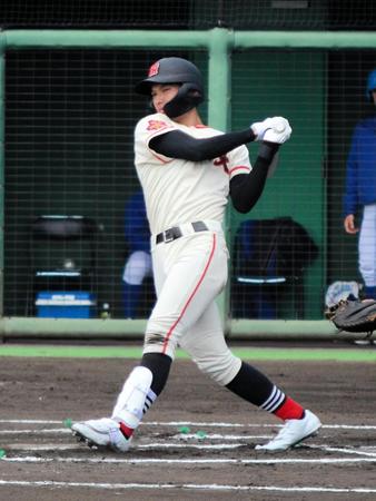 　５打数２安打４打点と勝利に貢献した土浦日大・香取蒼太