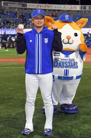 　復帰後初勝利を挙げ、笑顔を見せる三嶋（撮影・佐藤厚）