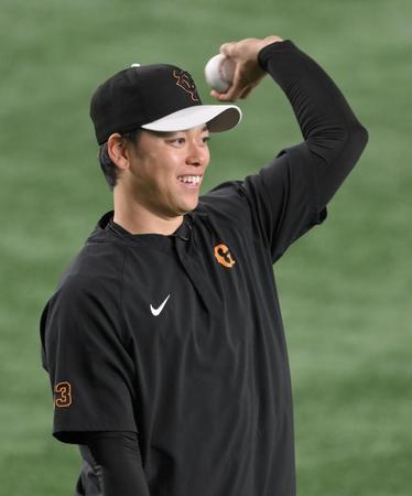 　１軍に合流した高梨（撮影・伊藤笙子）