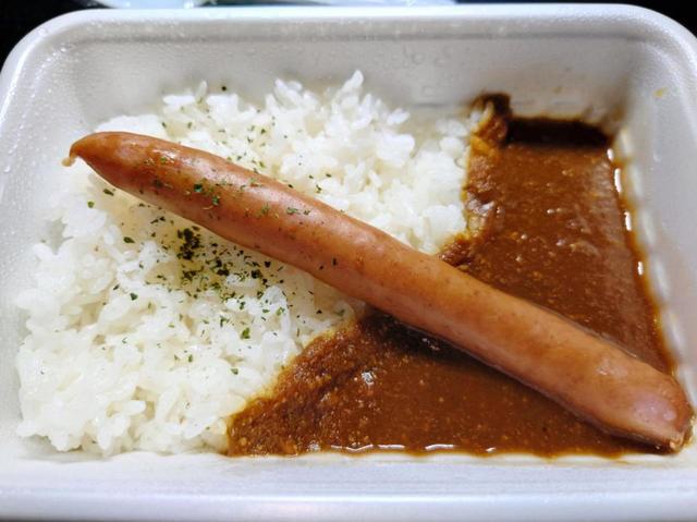 【写真】新庄監督が御用達の新庄カレー　エスコン出店記念で報道陣に差し入れ