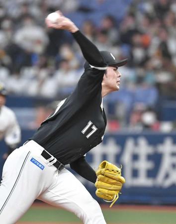 　５回、杉本への１球目に１６５キロを投げた佐々木朗（撮影・石井剣太郎）