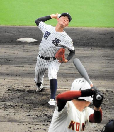 　２番手で４回無失点と好投した明徳義塾のエース・小林