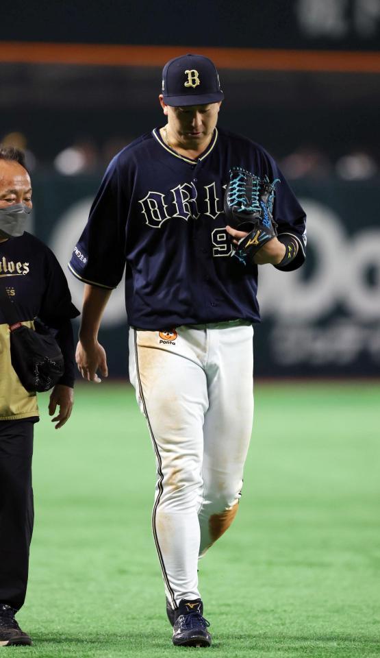 　６回、交代する杉本