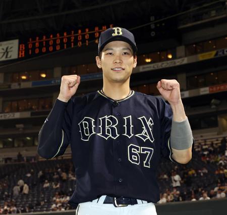 　笑顔を見せる中川圭