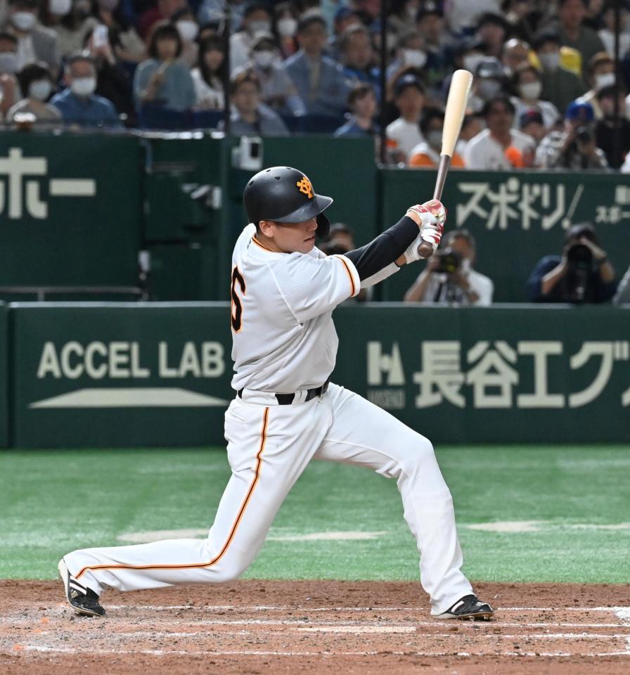 　４回、中前打を放つ坂本