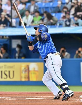 　１回、宮崎が右中間へ本塁打を放つ