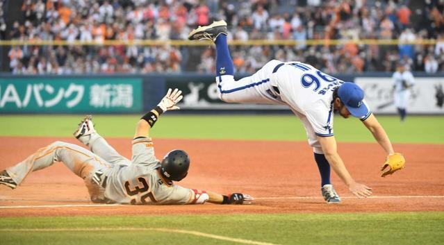 首位ＤｅＮＡは巨人に大敗　サイヤング賞右腕、バウアーが６回７失点ＫＯで初黒星　まさかの３被弾