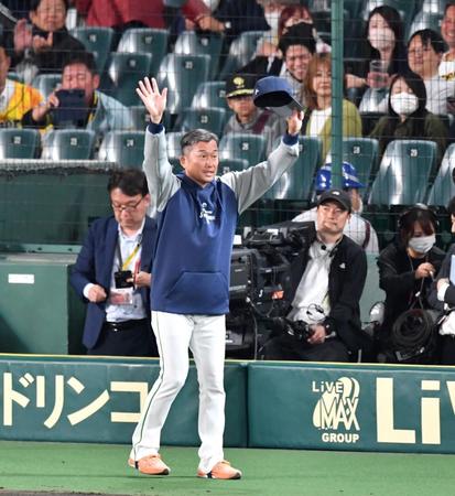 　新人から２２年連続勝利を挙げた石川（撮影・中田匡峻）