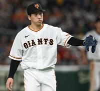 　９回、野間に四球を出す大勢（撮影・田中太一）