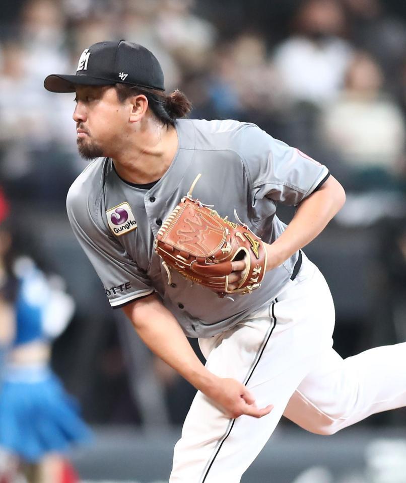 　８回、登板した沢村（撮影・中島達哉）