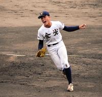 　優勝し、感情を爆発させる金光大阪・キャリー