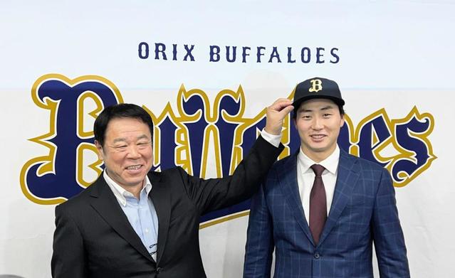 巨人からトレードのオリックス・広岡大志が入団会見 「1回も花を