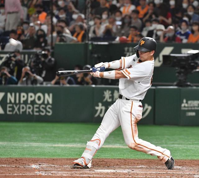 巨人・大城卓三がプロ初の6号満塁本塁打！中日・小笠原から特大の一撃