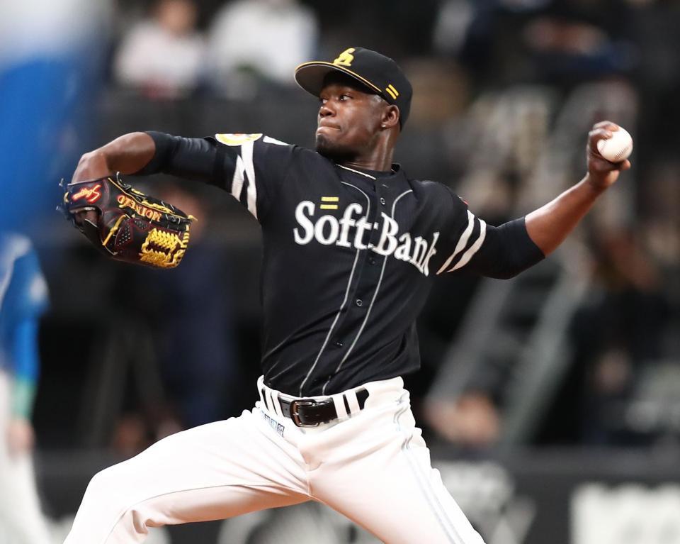 　８回、登板したモイネロ（撮影・中島達哉）